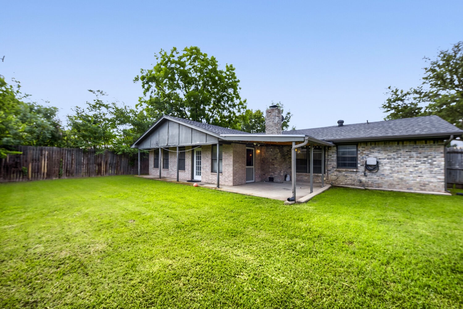 8437 Glenann Drive