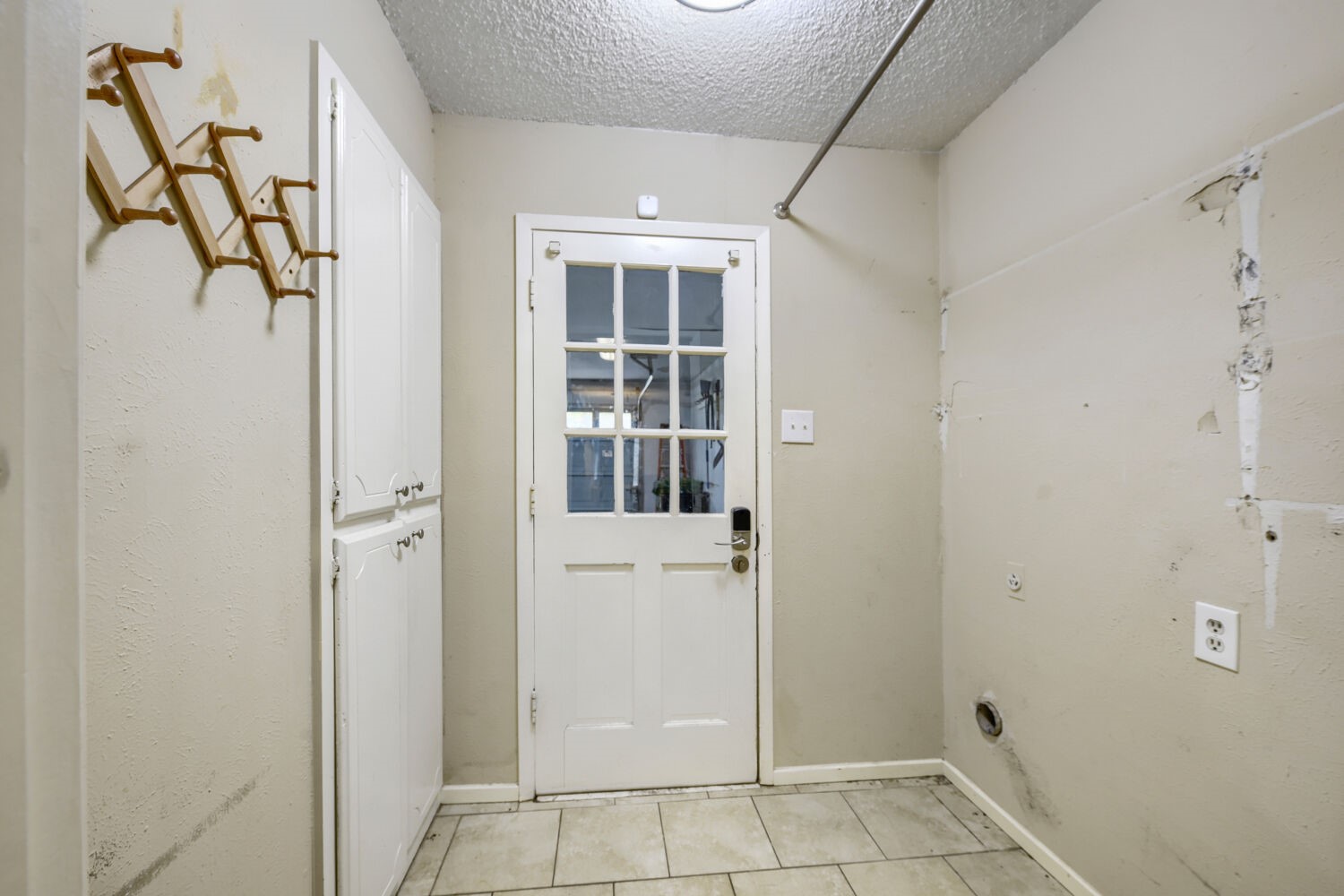 8437 Glenann Drive