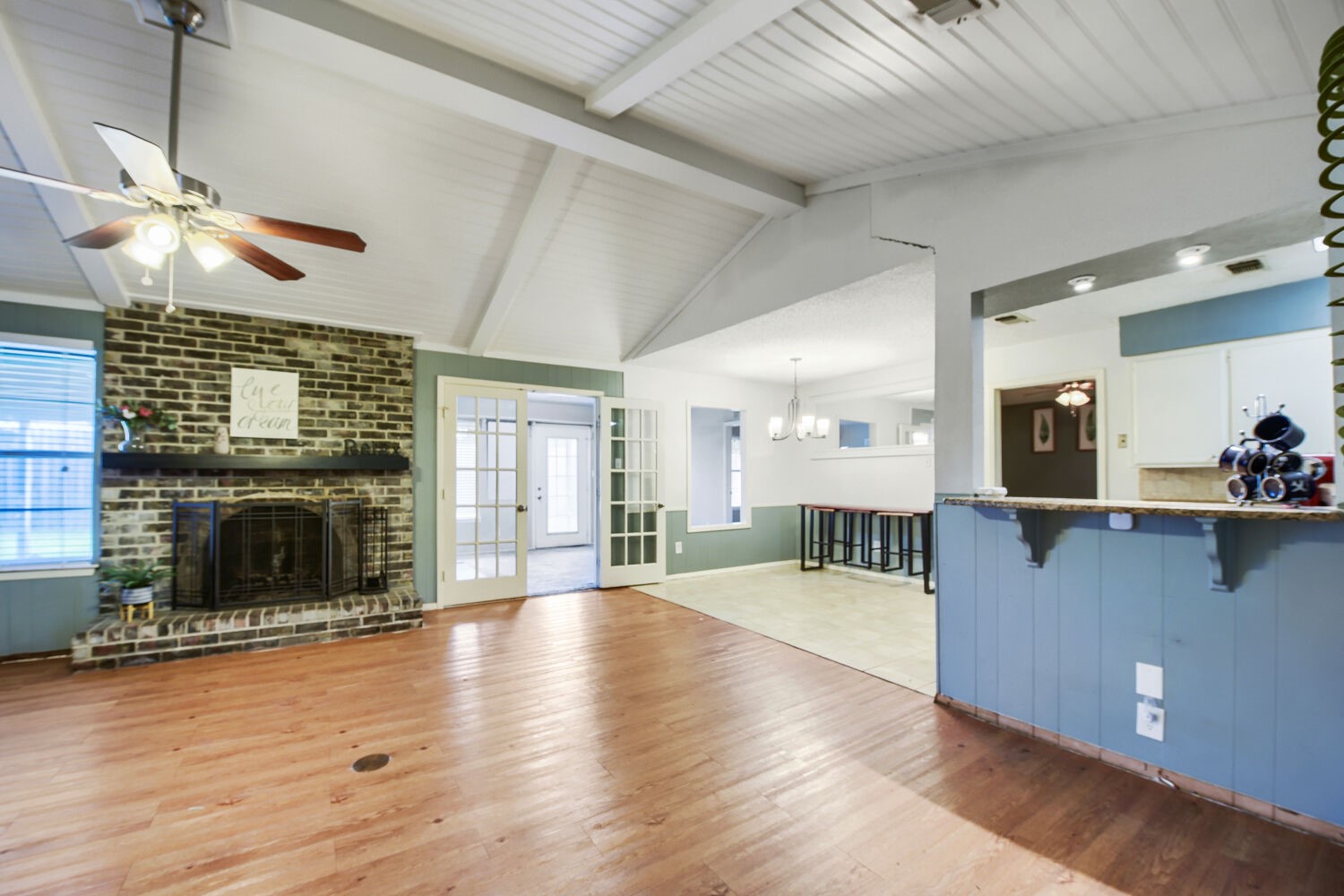 8437 Glenann Drive