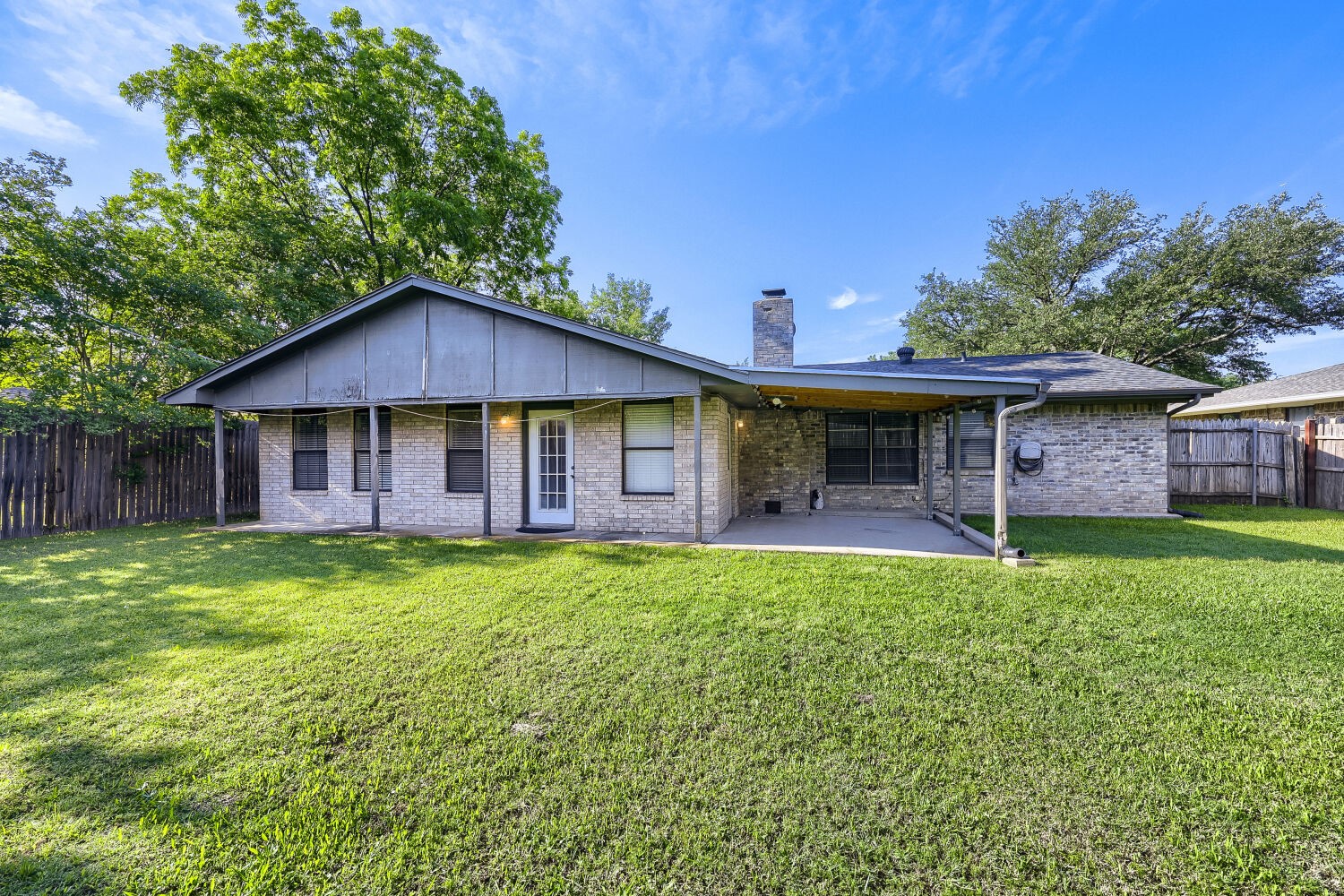 8437 Glenann Drive