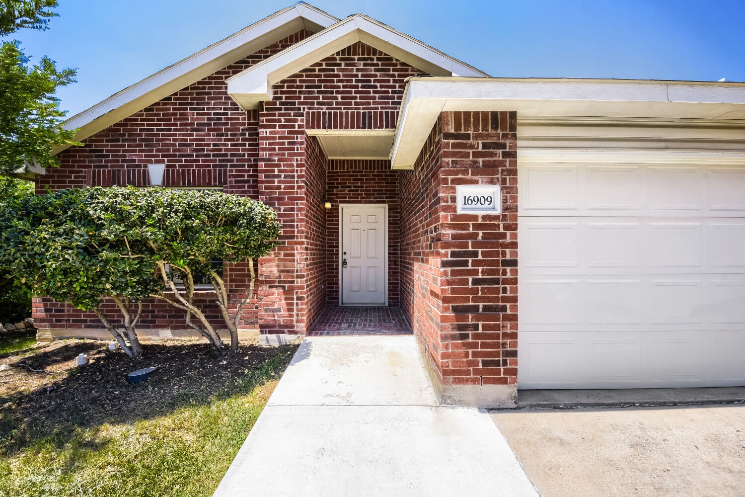 16909 Fenwick Court