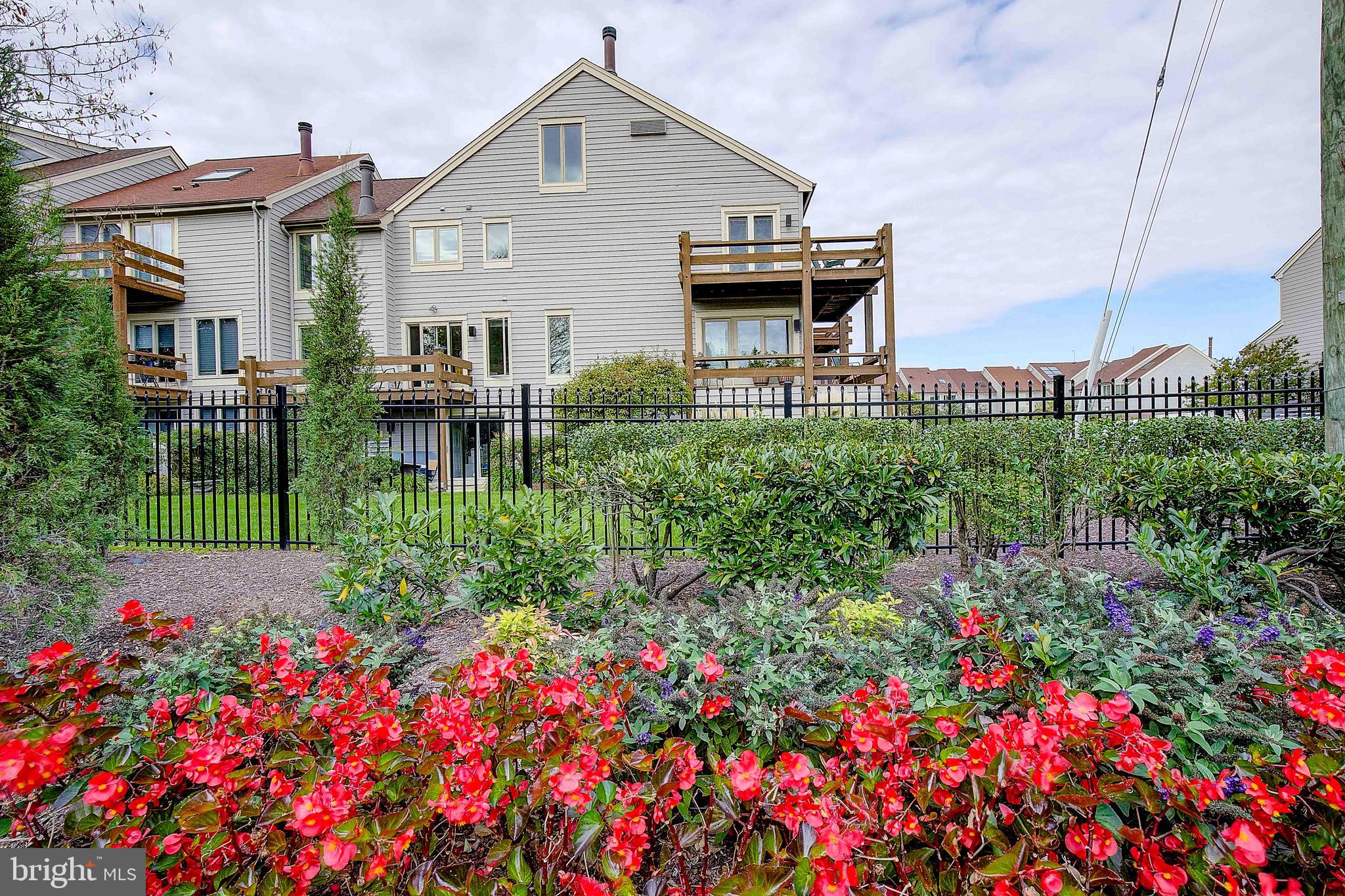 1 CHESAPEAKE LANDING