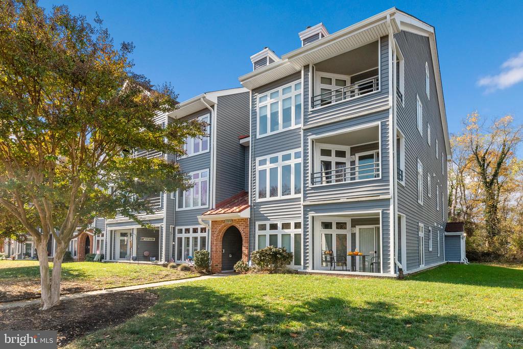 1133 LAKE HERON DRIVE 3B