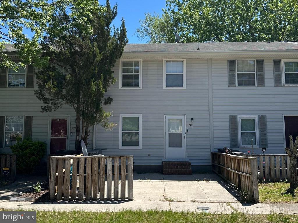 731 HEMLOCK STREET
