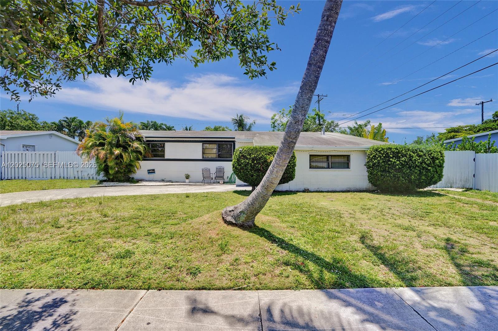 9910 Bahama Dr