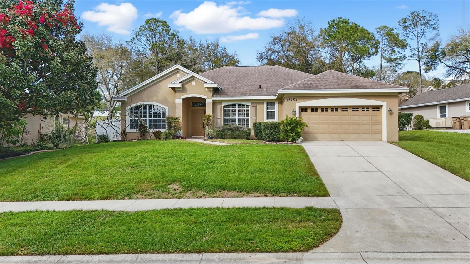 13753 VIA ROMA CIR