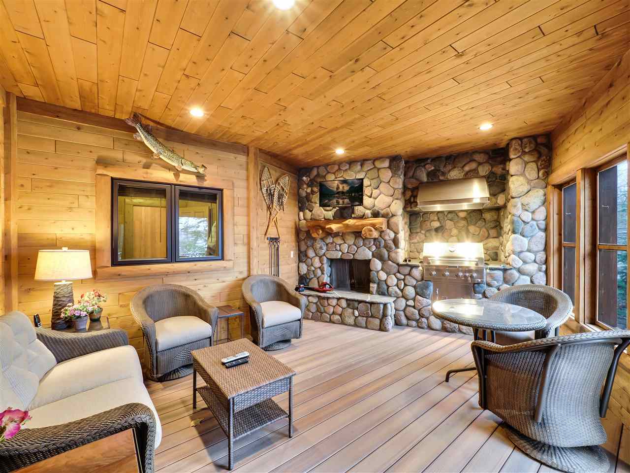 6222 Lake Grove Road