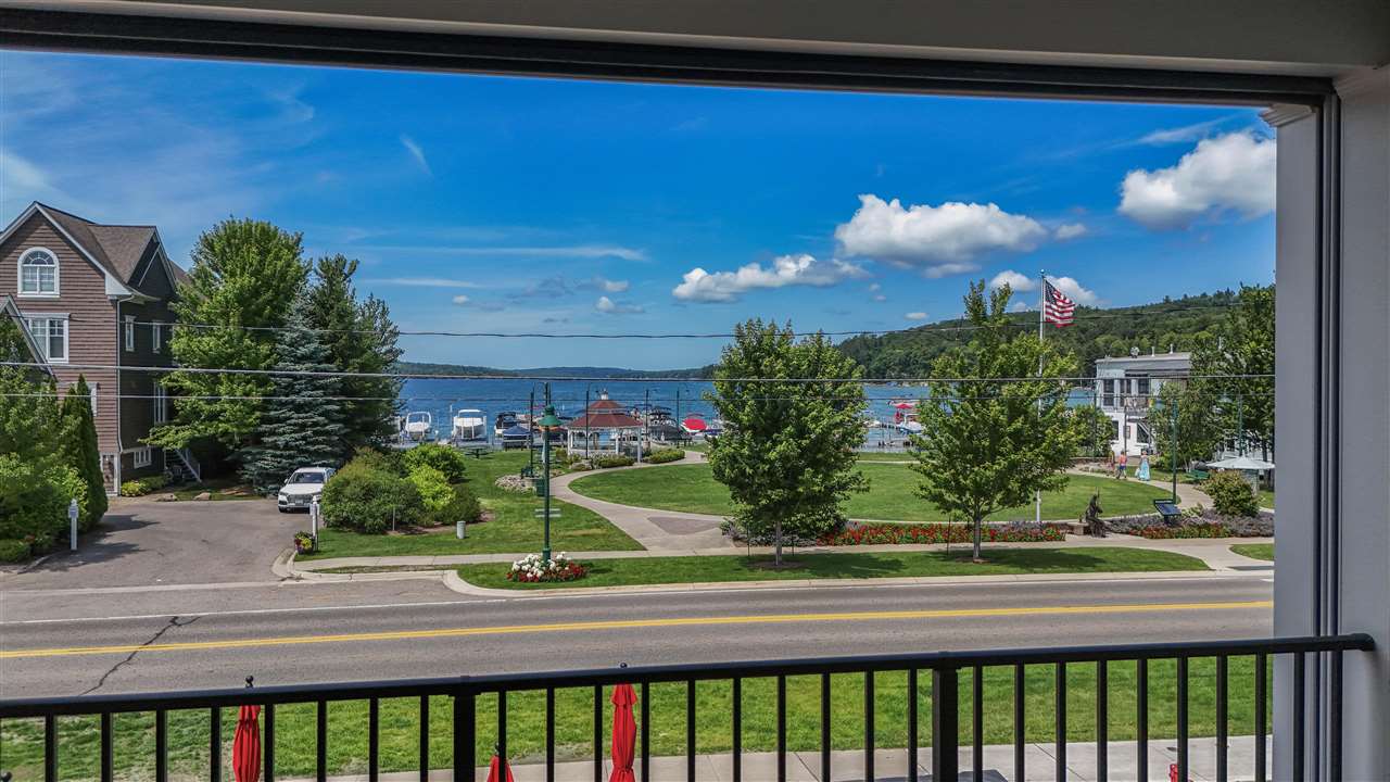 04036 N M-75 Highway Unit: 2