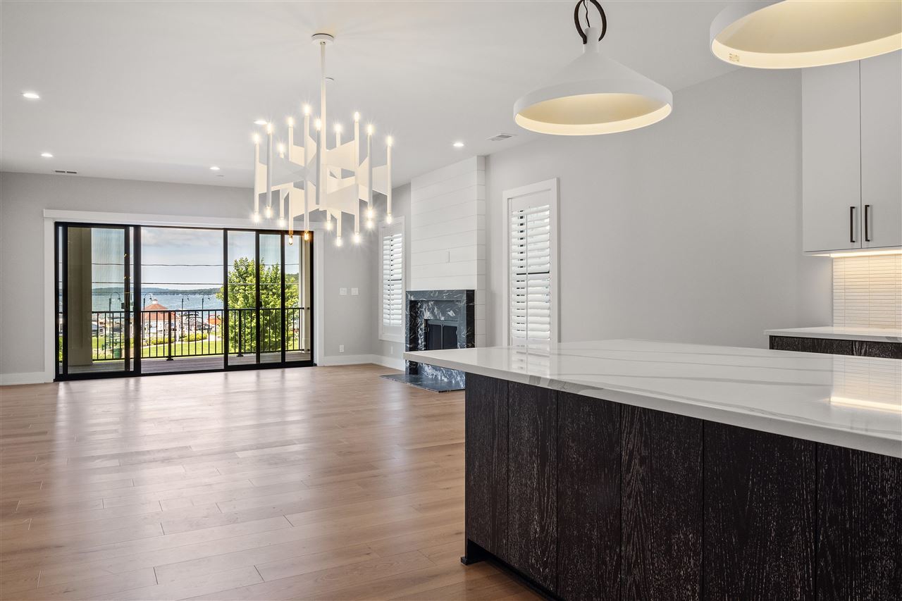 04036 N M-75 Highway Unit: 2