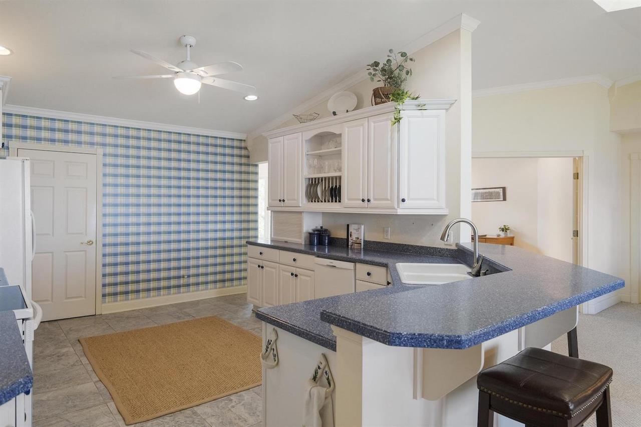 1142 Charlevoix Avenue Unit: 6