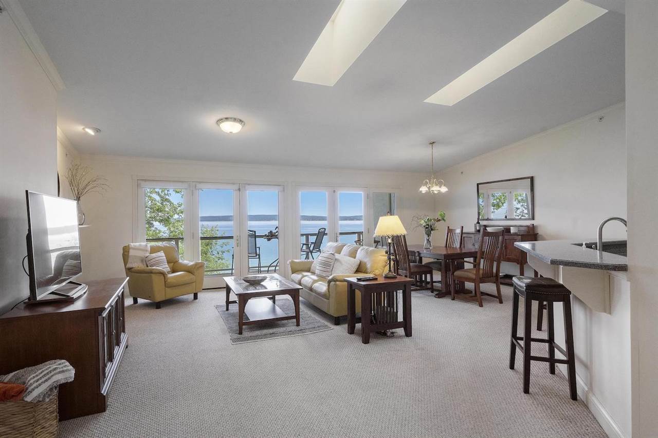 1142 Charlevoix Avenue Unit: 6