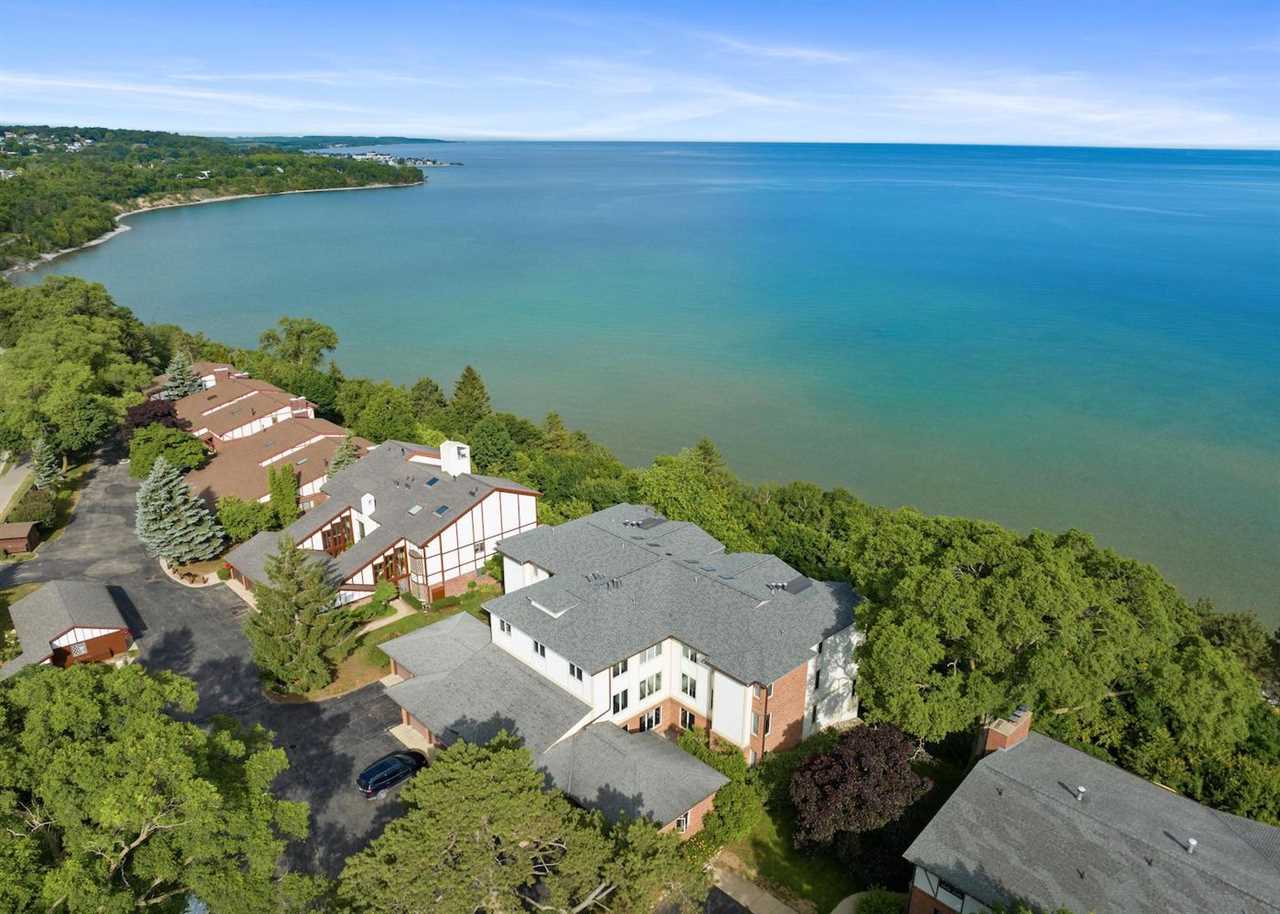 1142 Charlevoix Avenue Unit: 6