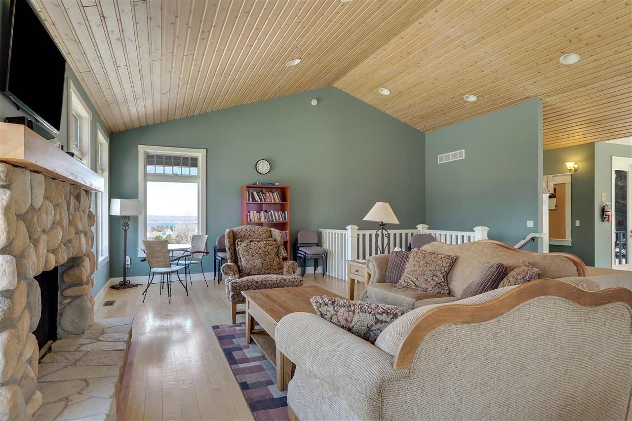 820 Maple Leaf Lane Unit: 18