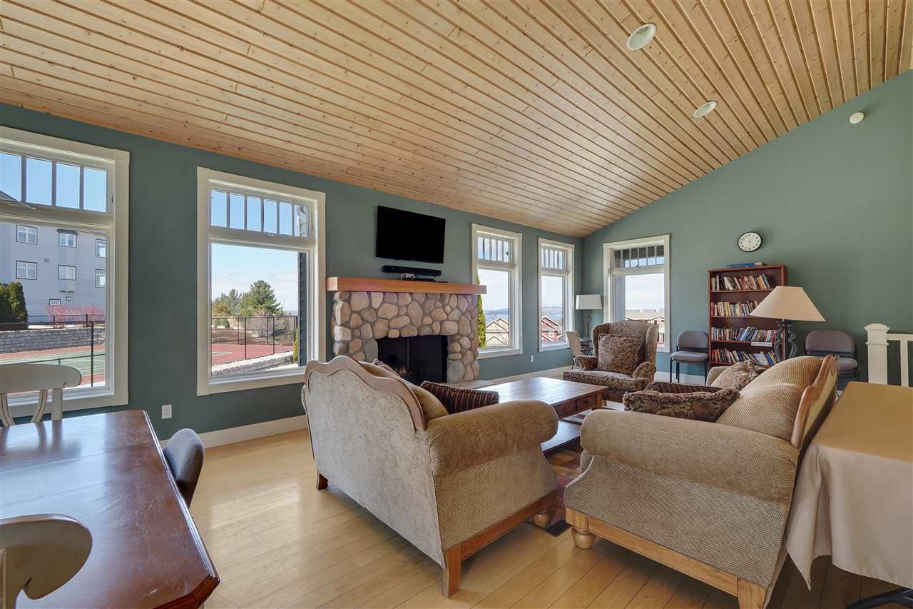 820 Maple Leaf Lane Unit: 18