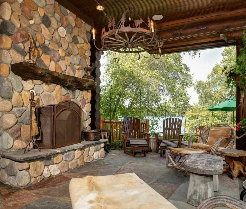 4244 Lake Grove Road