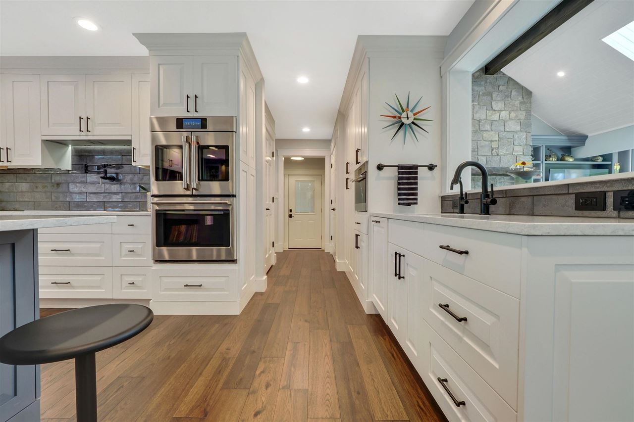 11849 N Stonebridge Drive