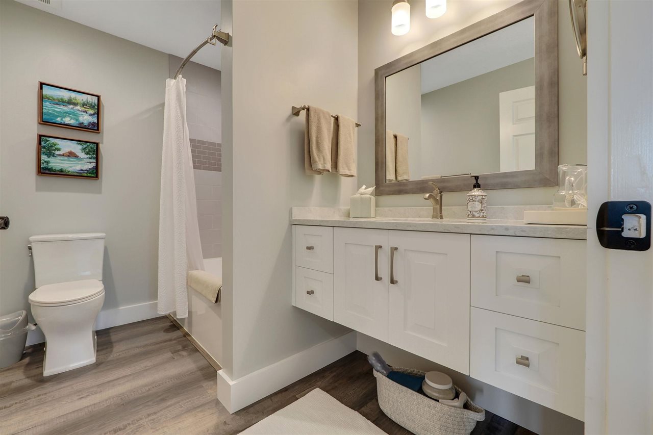 11849 N Stonebridge Drive