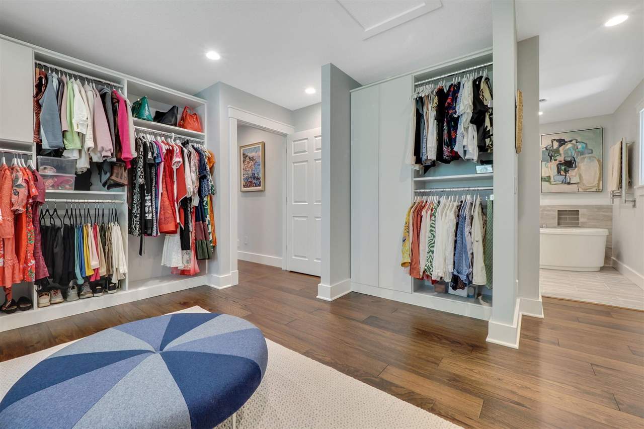 11849 N Stonebridge Drive