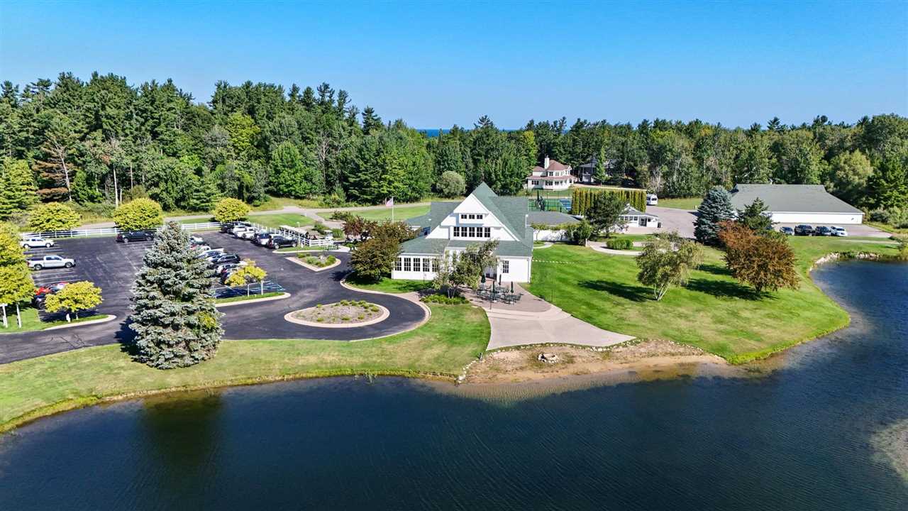 11849 N Stonebridge Drive