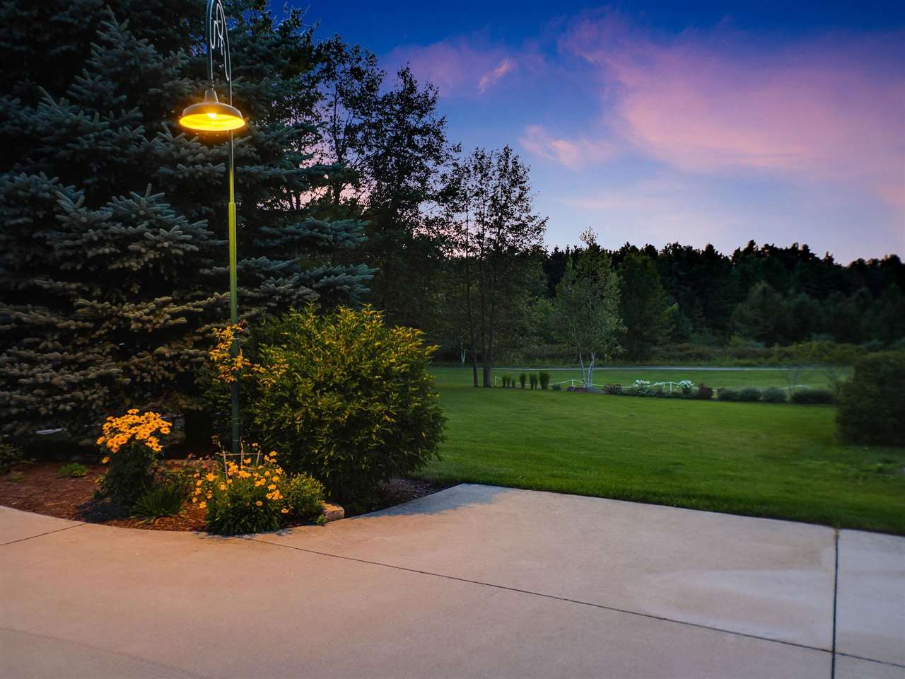 11849 N Stonebridge Drive