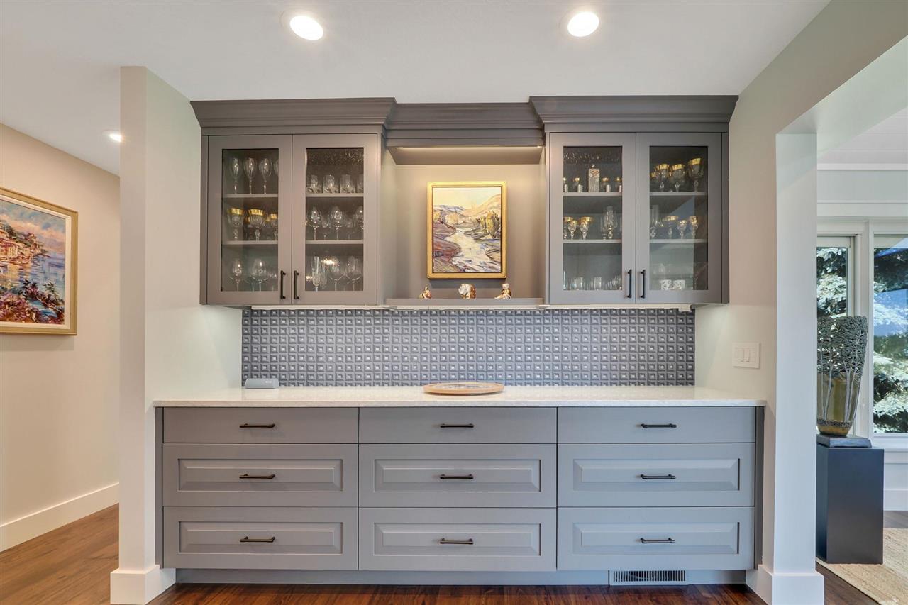 11849 N Stonebridge Drive