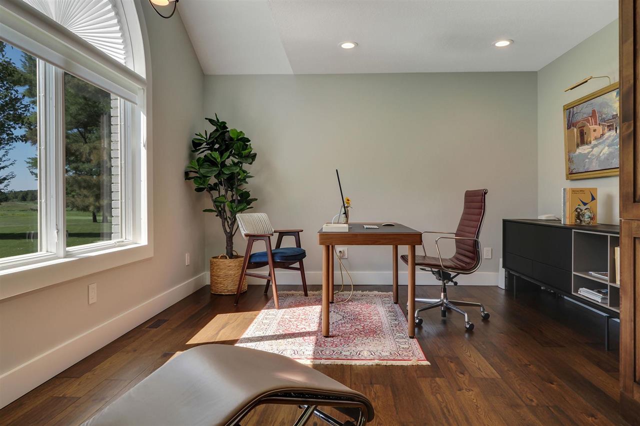 11849 N Stonebridge Drive