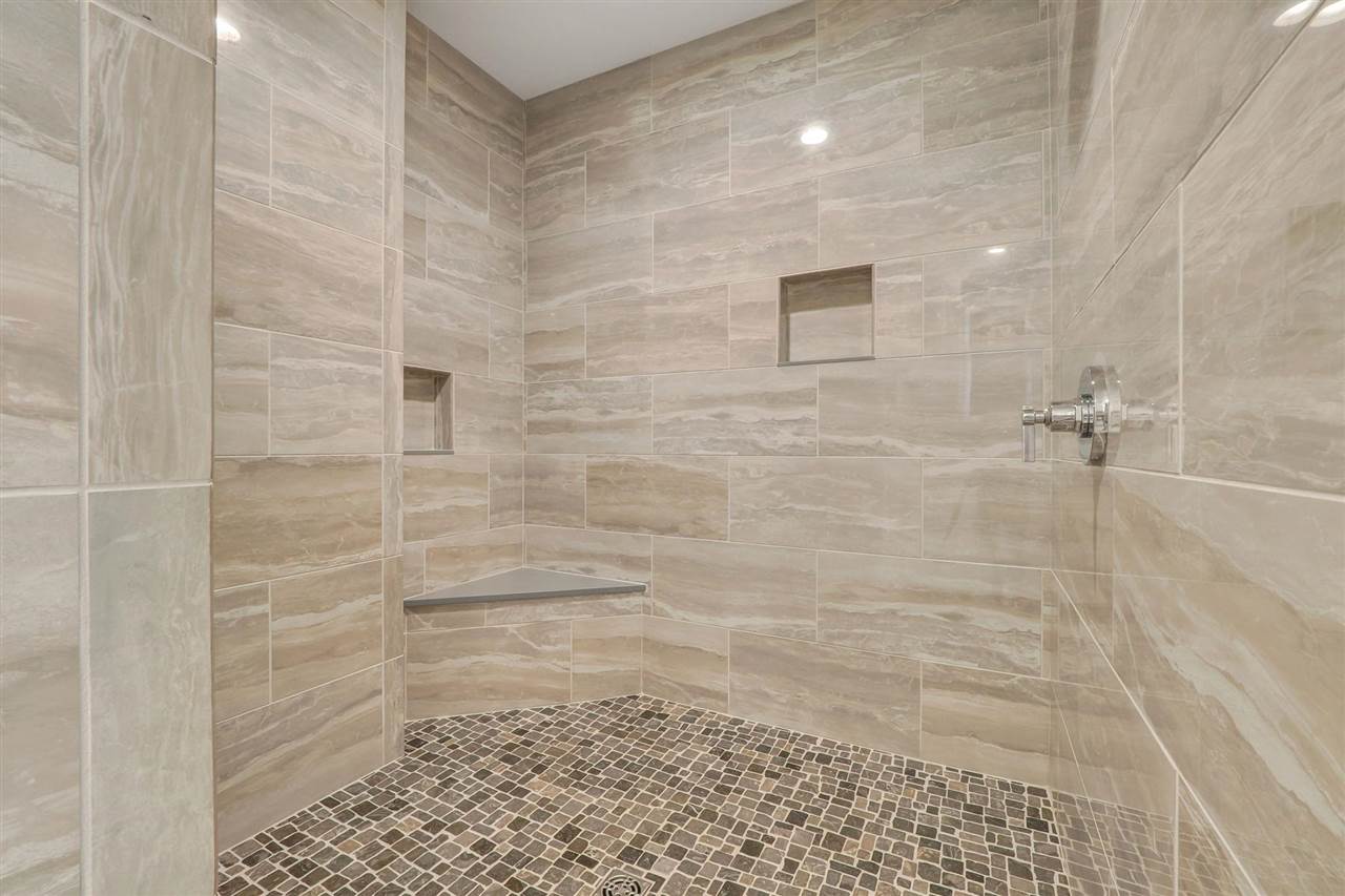 11849 N Stonebridge Drive