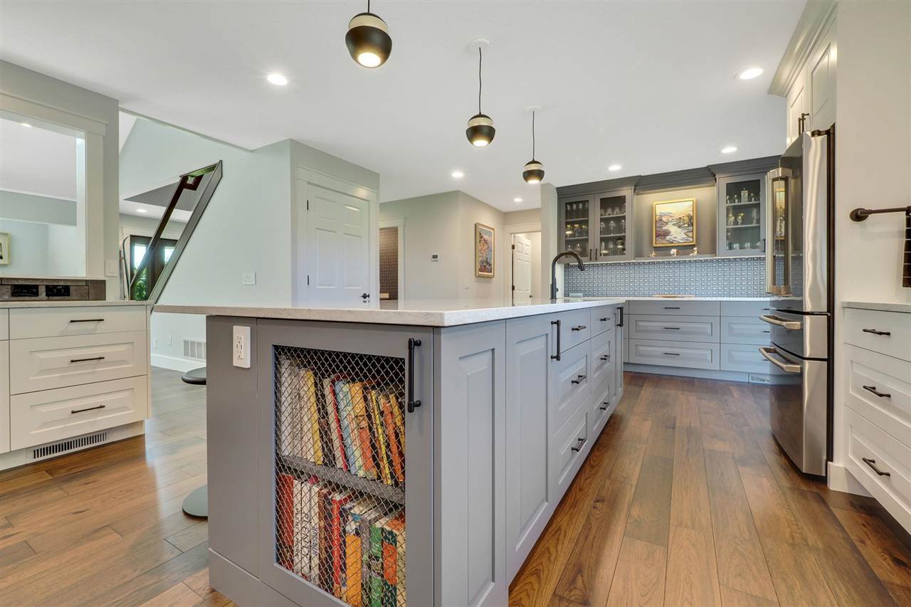 11849 N Stonebridge Drive