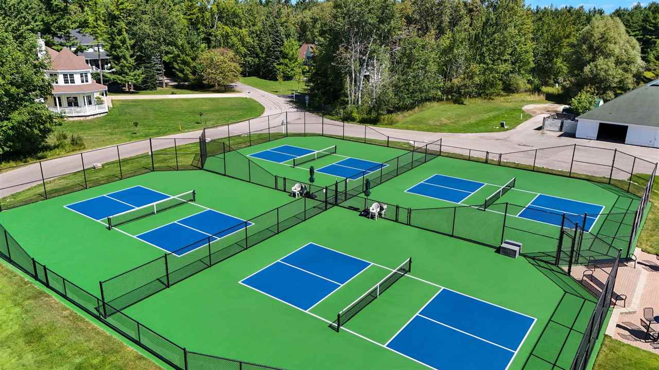 11849 N Stonebridge Drive