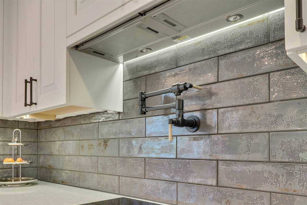 11849 N Stonebridge Drive