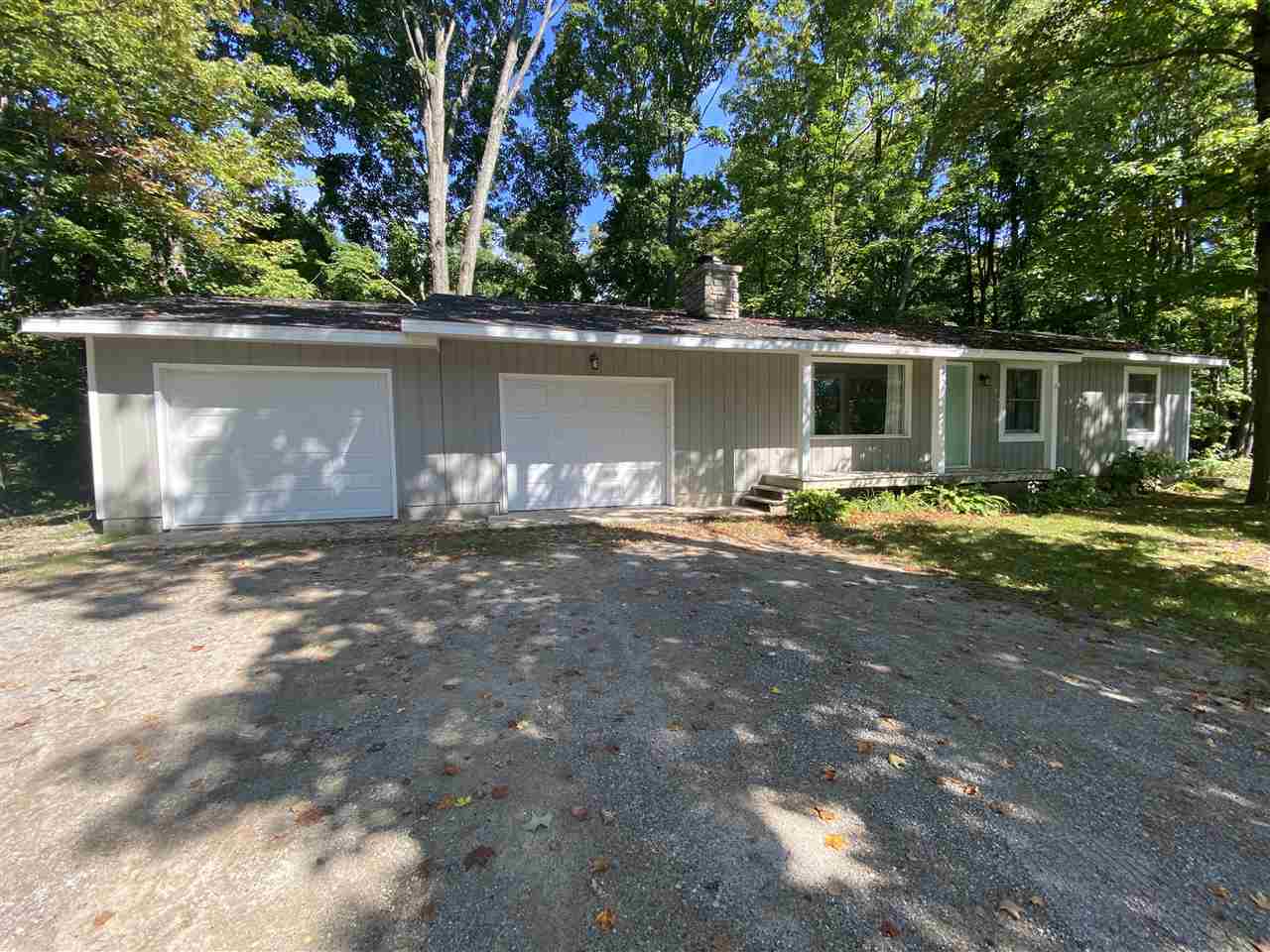 8729 Pickerel Lake Rd.