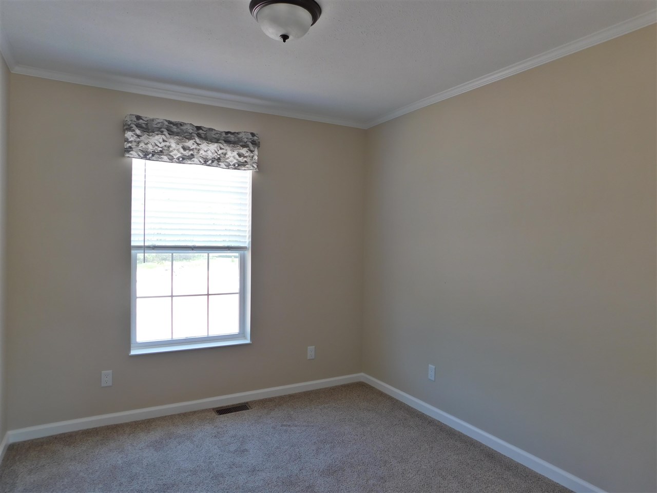 3956 Leslie Lane