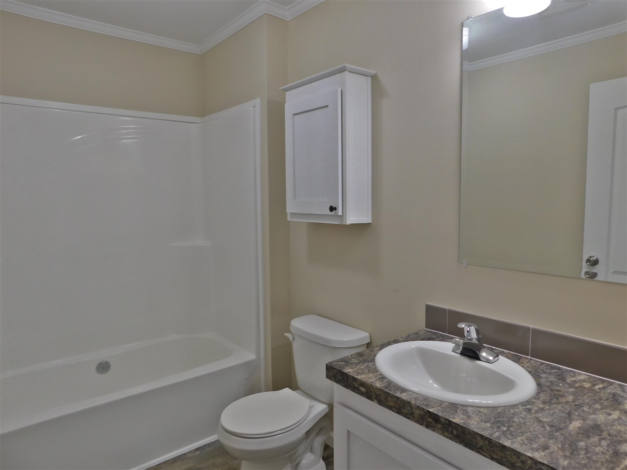 3956 Leslie Lane