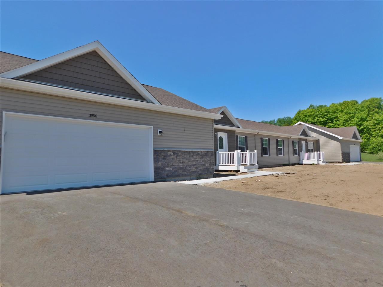 3956 Leslie Lane