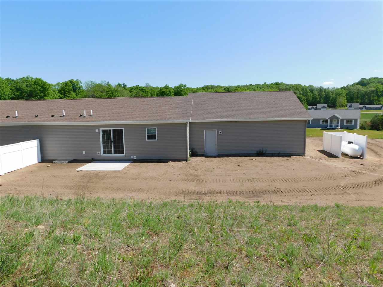 3956 Leslie Lane