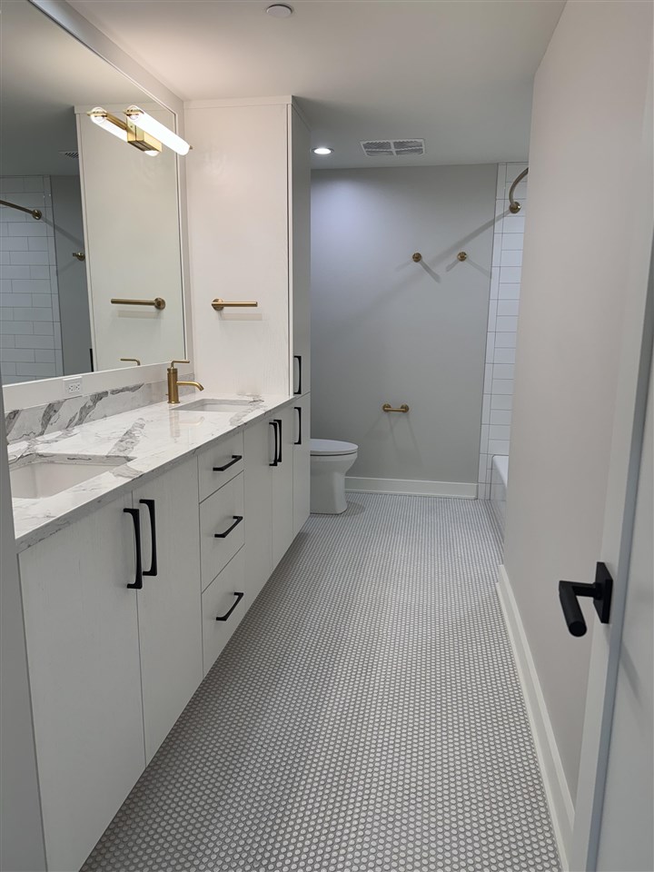 04036 M-75 Highway Unit: 13