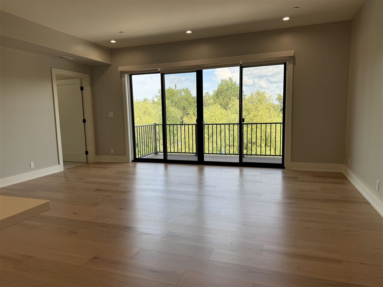 04036 M-75 Highway Unit: 13