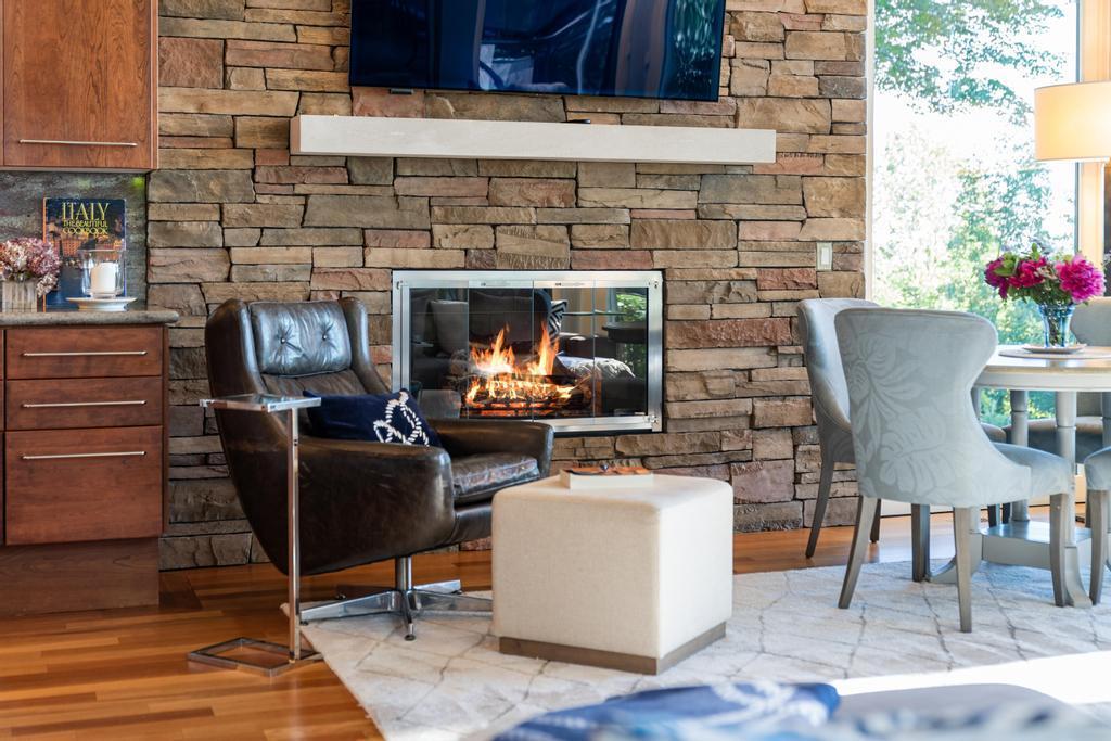 1313 Meadow Gate Lane