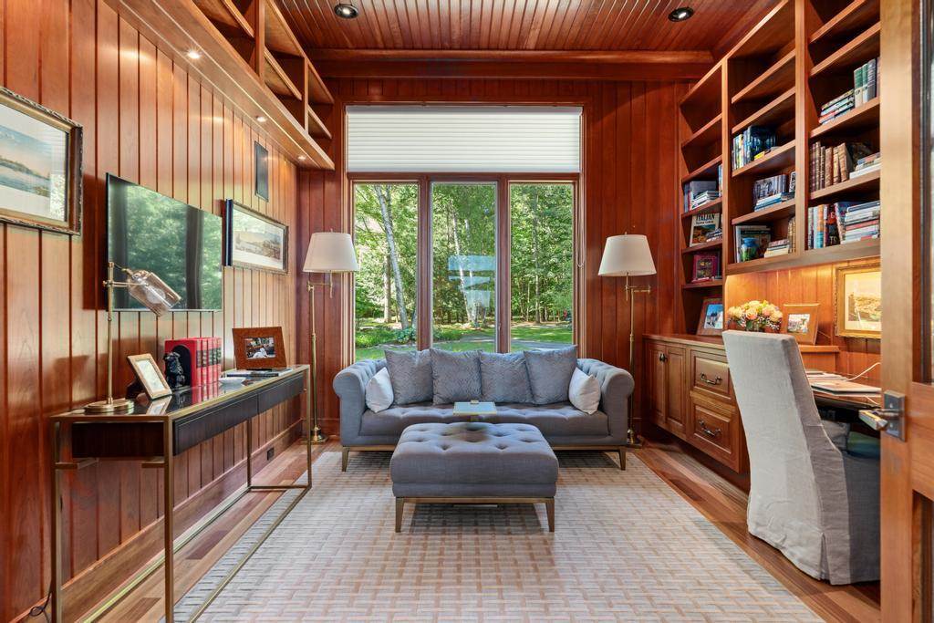 1313 Meadow Gate Lane