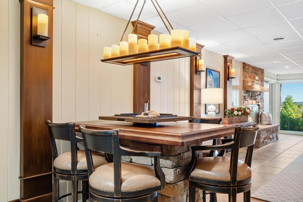 1313 Meadow Gate Lane