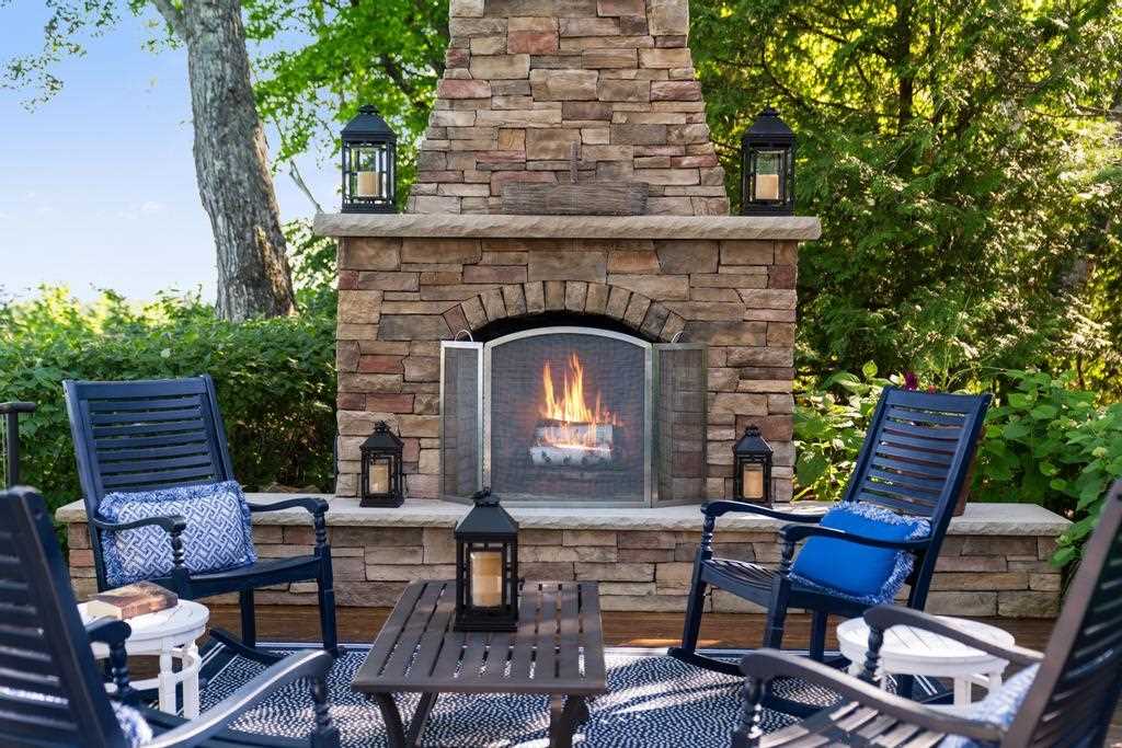 1313 Meadow Gate Lane