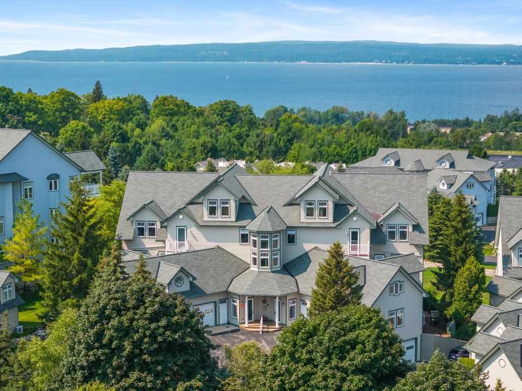 810 Maple Leaf Lane Unit: 10