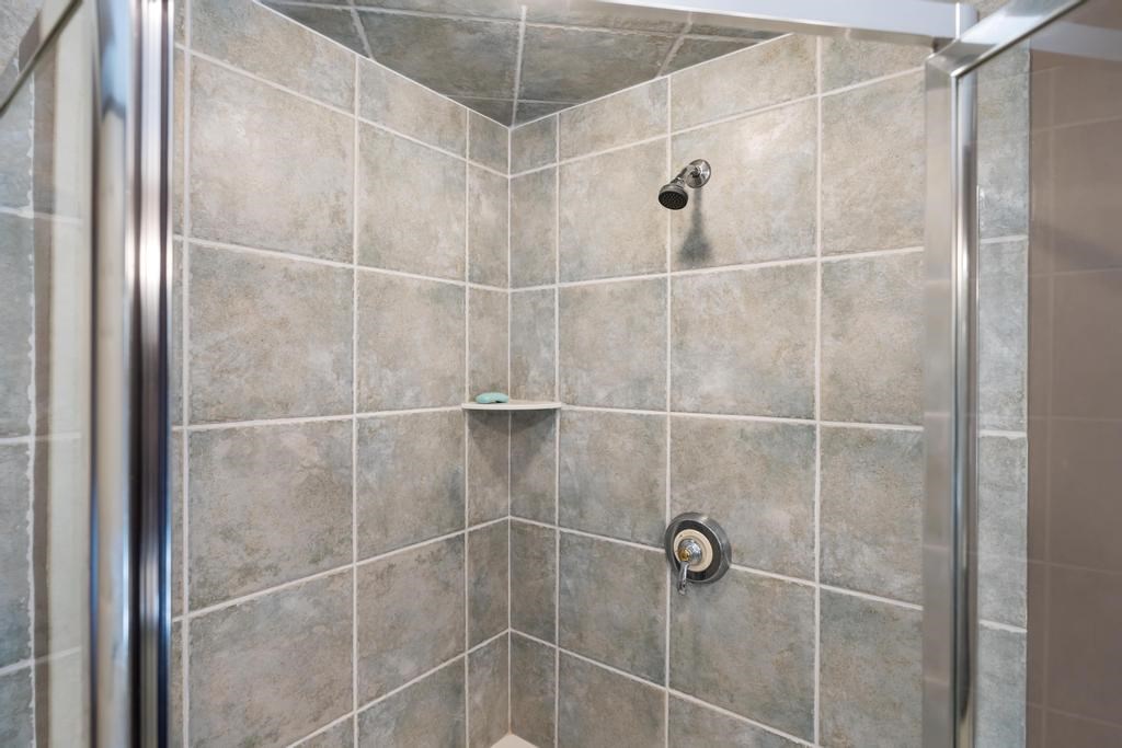 810 Maple Leaf Lane Unit: 10