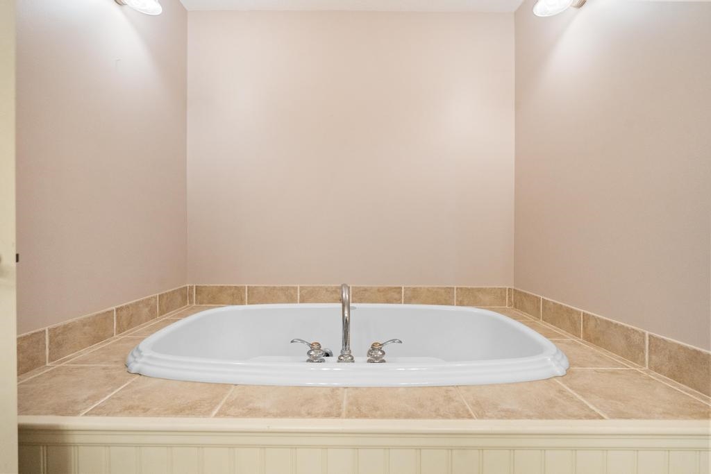 810 Maple Leaf Lane Unit: 10