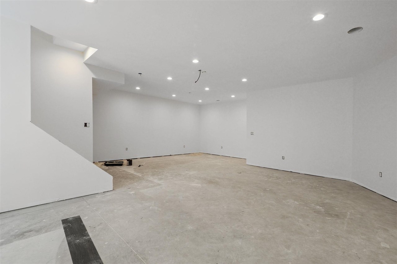 740 Sunset Way Unit: 25