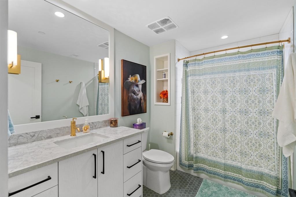 4041 Renwick Lane Unit: 3