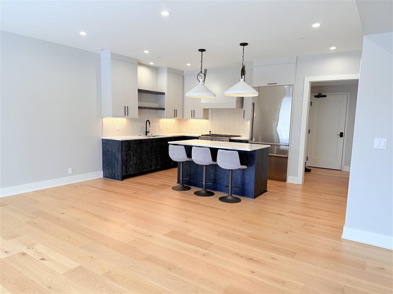 4041 Renwick Lane Unit: 5