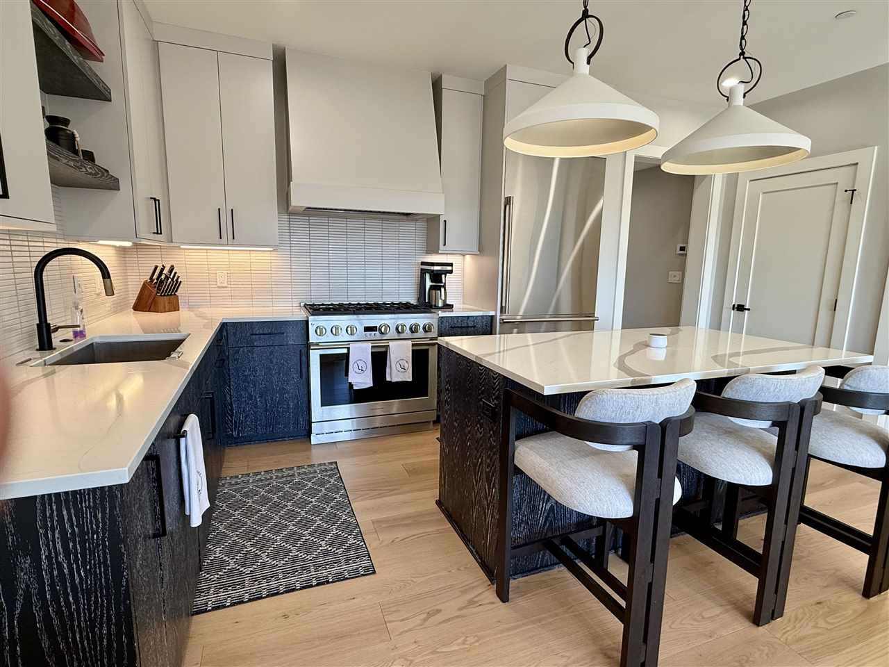 4041 Renwick Lane Unit: 13