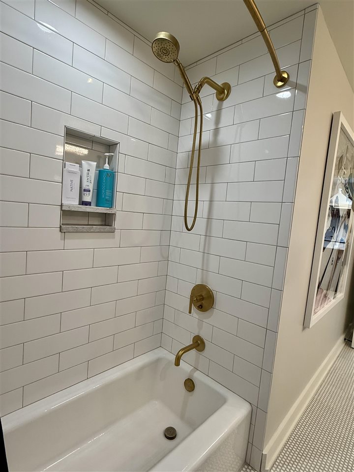 4041 Renwick Lane Unit: 13