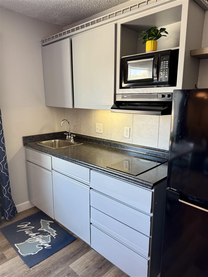 3220 Merritt Street Unit: 12